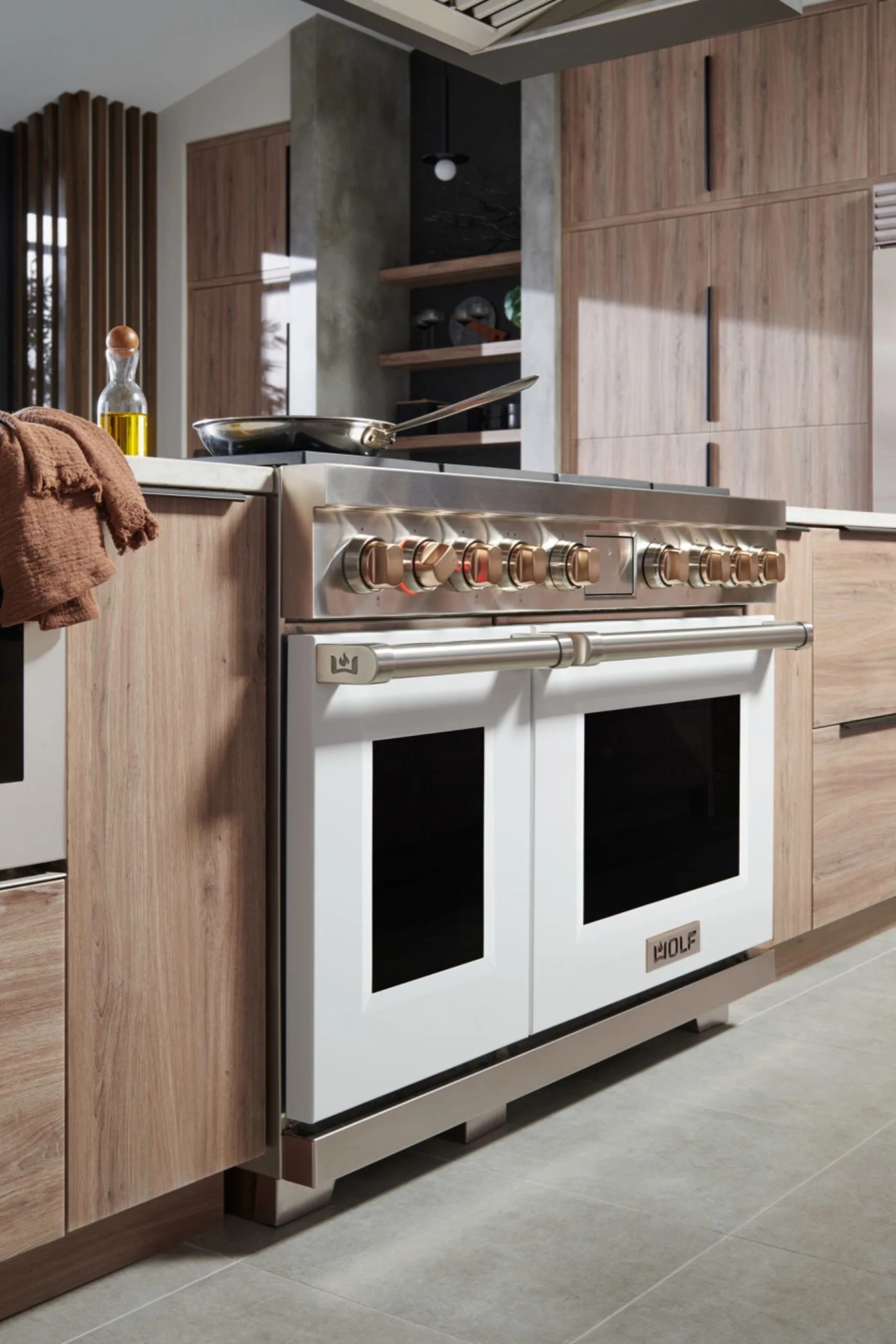 wolf-stove-kitchen-luxury